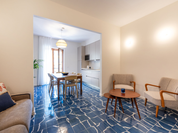 The Coral House Sorrento - living room view #2