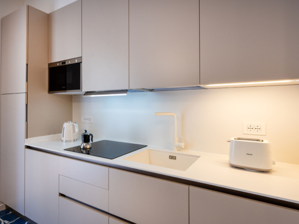 The Coral House Sorrento - full kitchen view #1