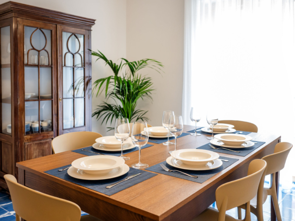 The Coral House Sorrento - dining area view #1