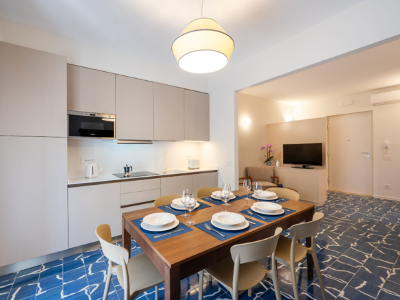 The Coral House Sorrento - dining area view #4