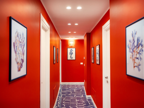 The Coral House Sorrento - hallway