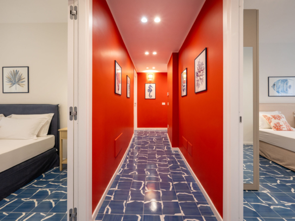 The Coral House Sorrento - hallway and view of the rooms