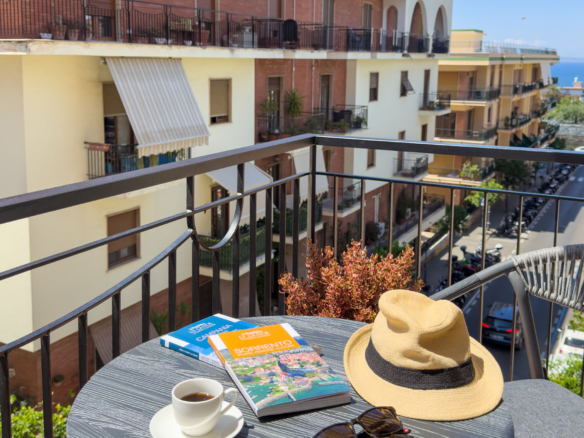 The Coral House Sorrento - hallway detail The Coral House Sorrento - balcony view 3